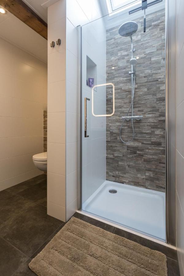 D' Ald Skoalle - Sfeervol Appartement In Oude School. Wijtgaard ภายนอก รูปภาพ