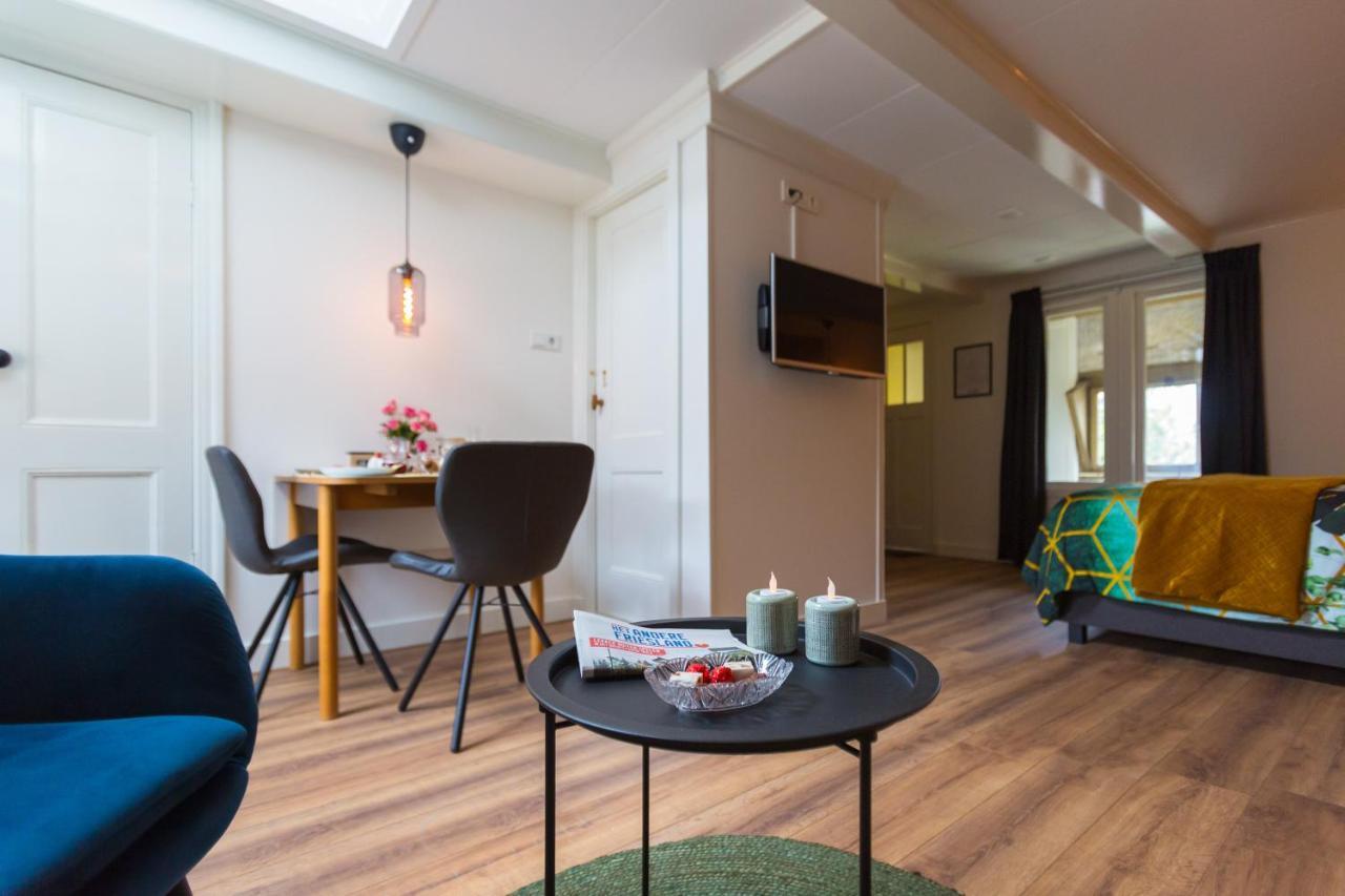 D' Ald Skoalle - Sfeervol Appartement In Oude School. Wijtgaard ภายนอก รูปภาพ