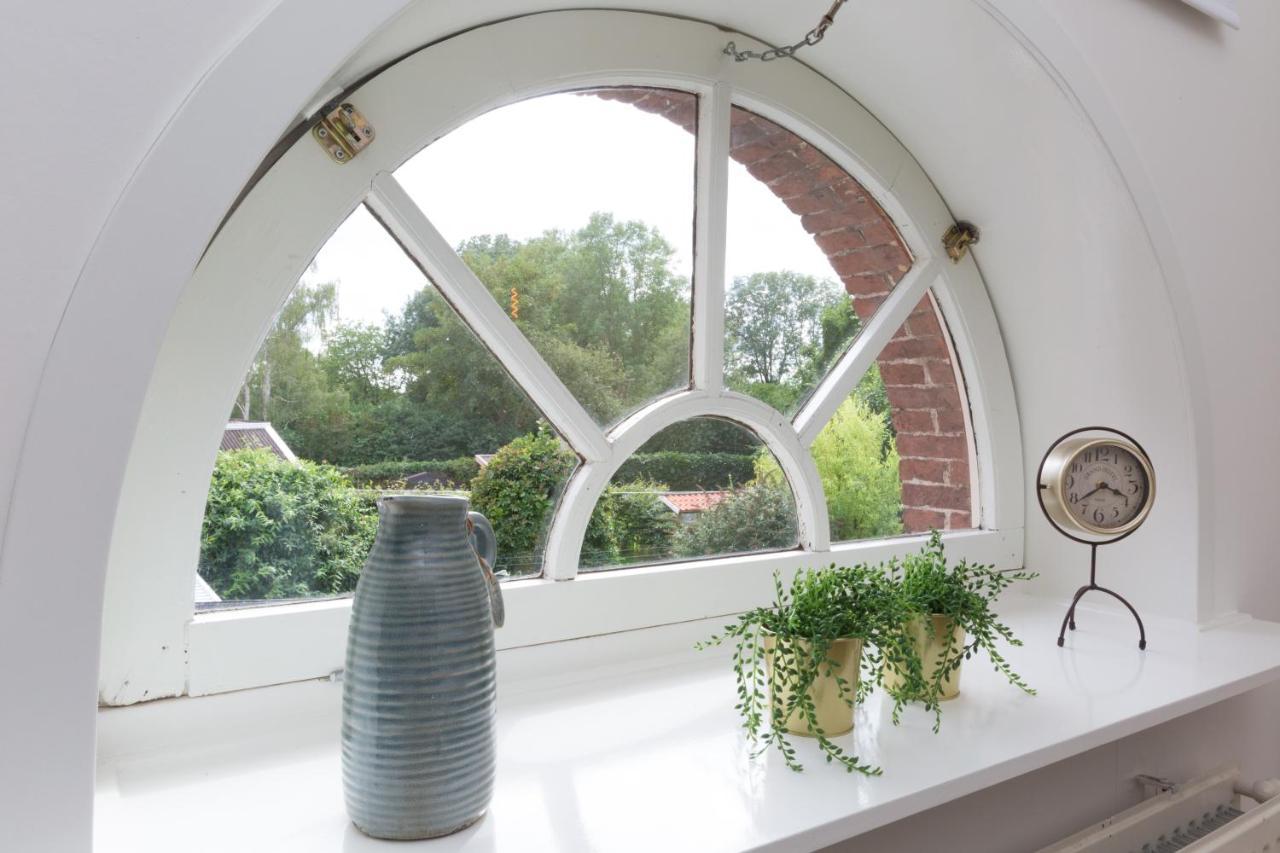 D' Ald Skoalle - Sfeervol Appartement In Oude School. Wijtgaard ภายนอก รูปภาพ