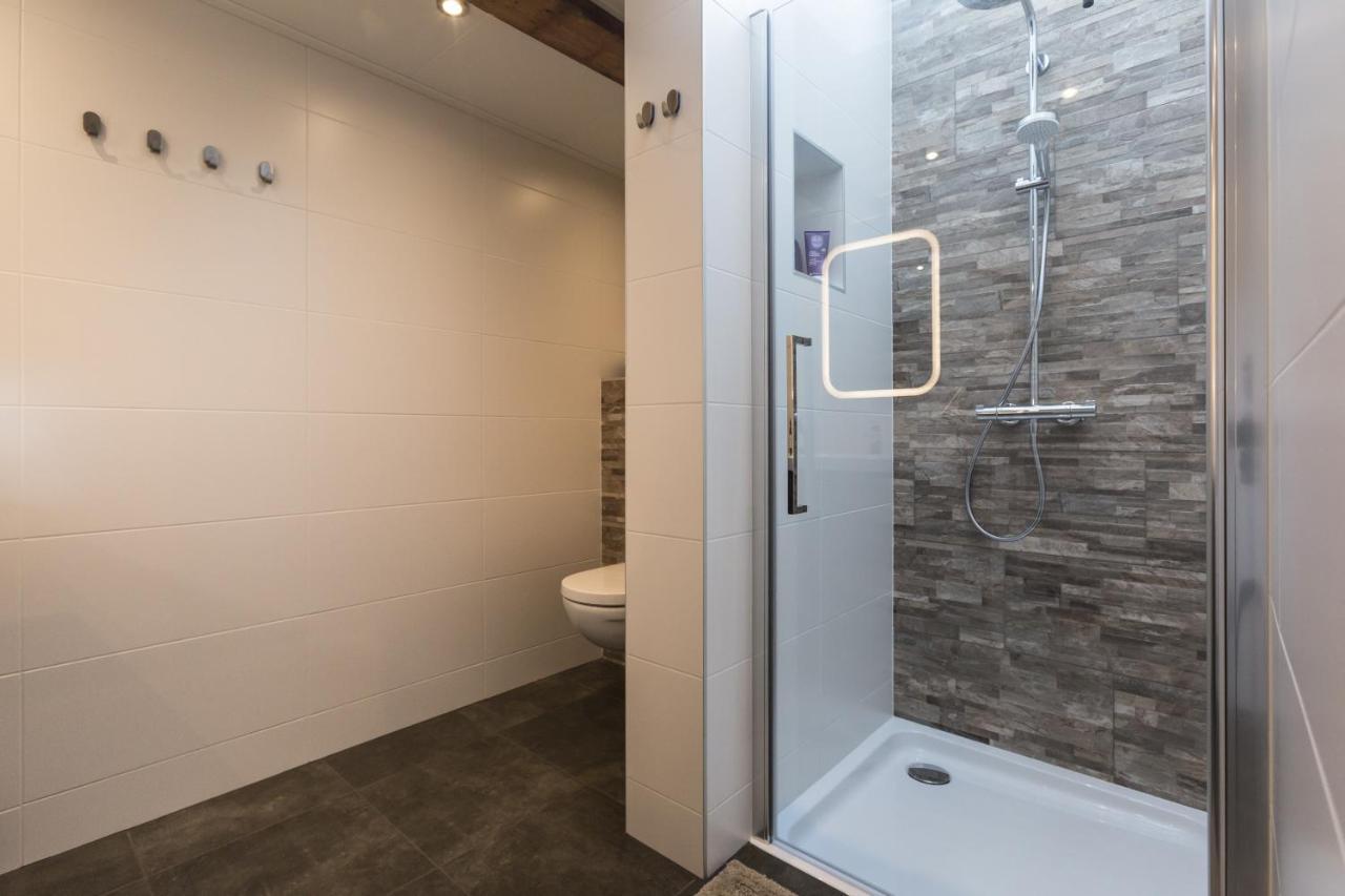 D' Ald Skoalle - Sfeervol Appartement In Oude School. Wijtgaard ภายนอก รูปภาพ