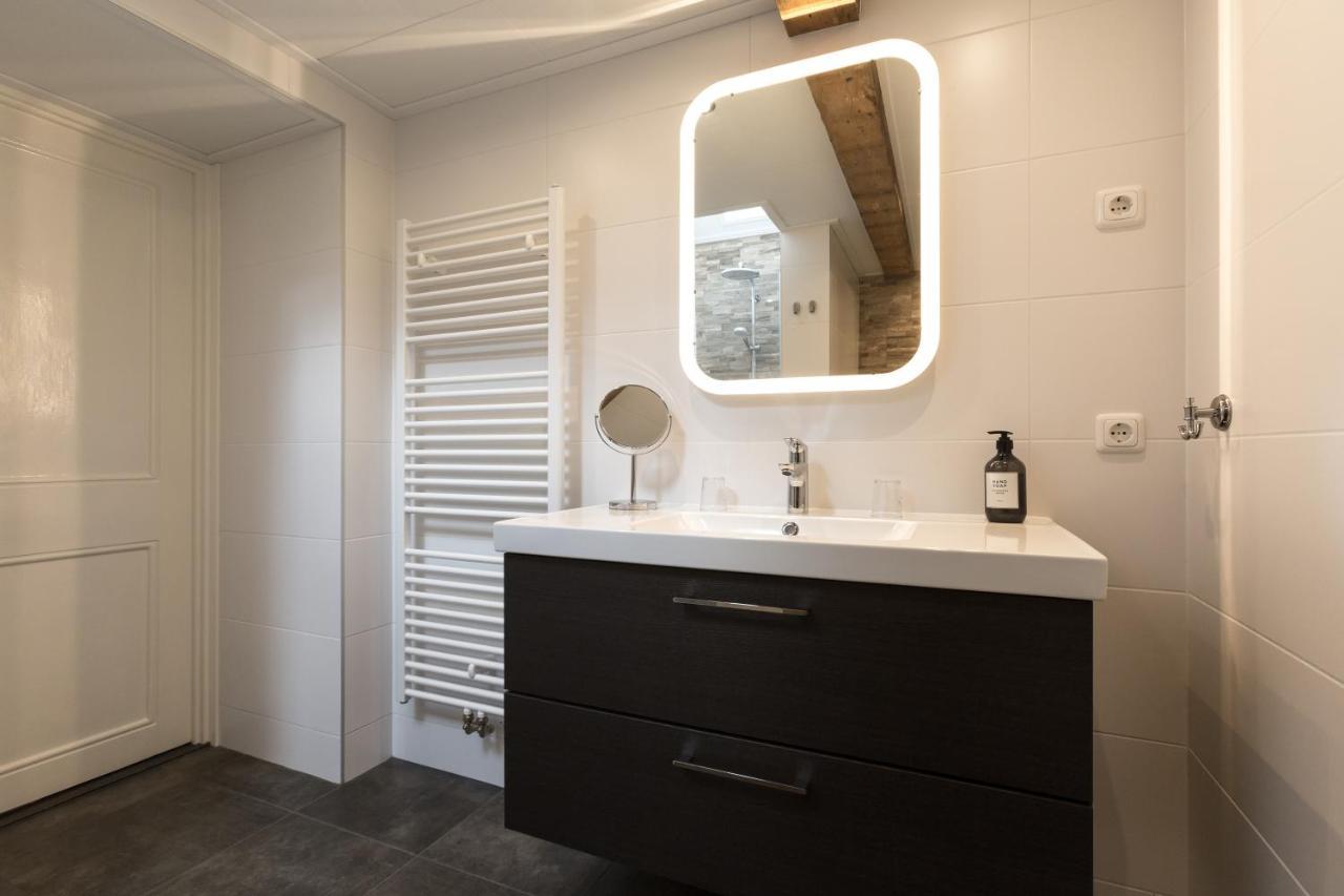 D' Ald Skoalle - Sfeervol Appartement In Oude School. Wijtgaard ภายนอก รูปภาพ