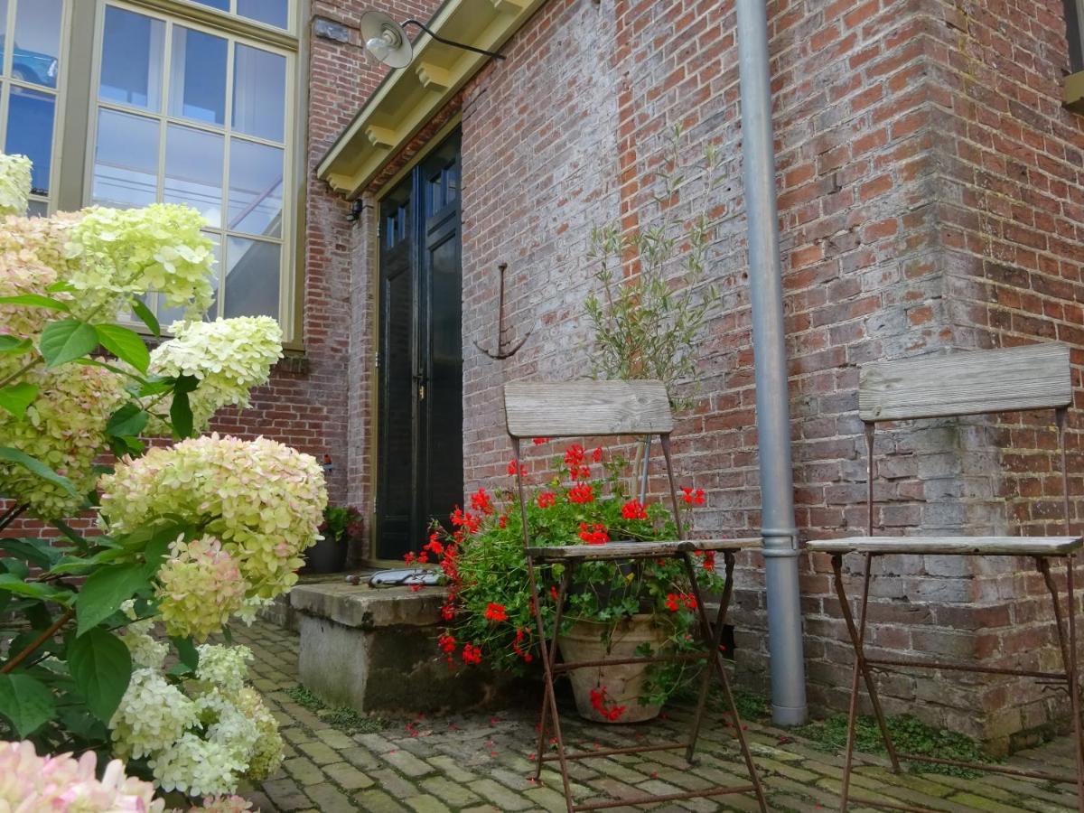 D' Ald Skoalle - Sfeervol Appartement In Oude School. Wijtgaard ภายนอก รูปภาพ